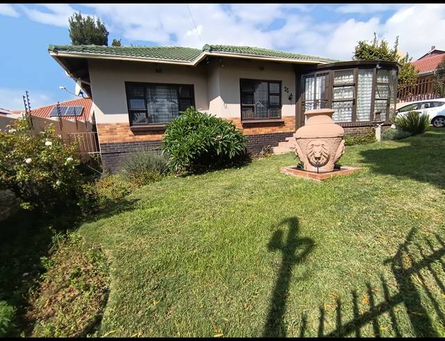 3 BEDROOM HOUSE FOR SALE IN SOUTH CREST